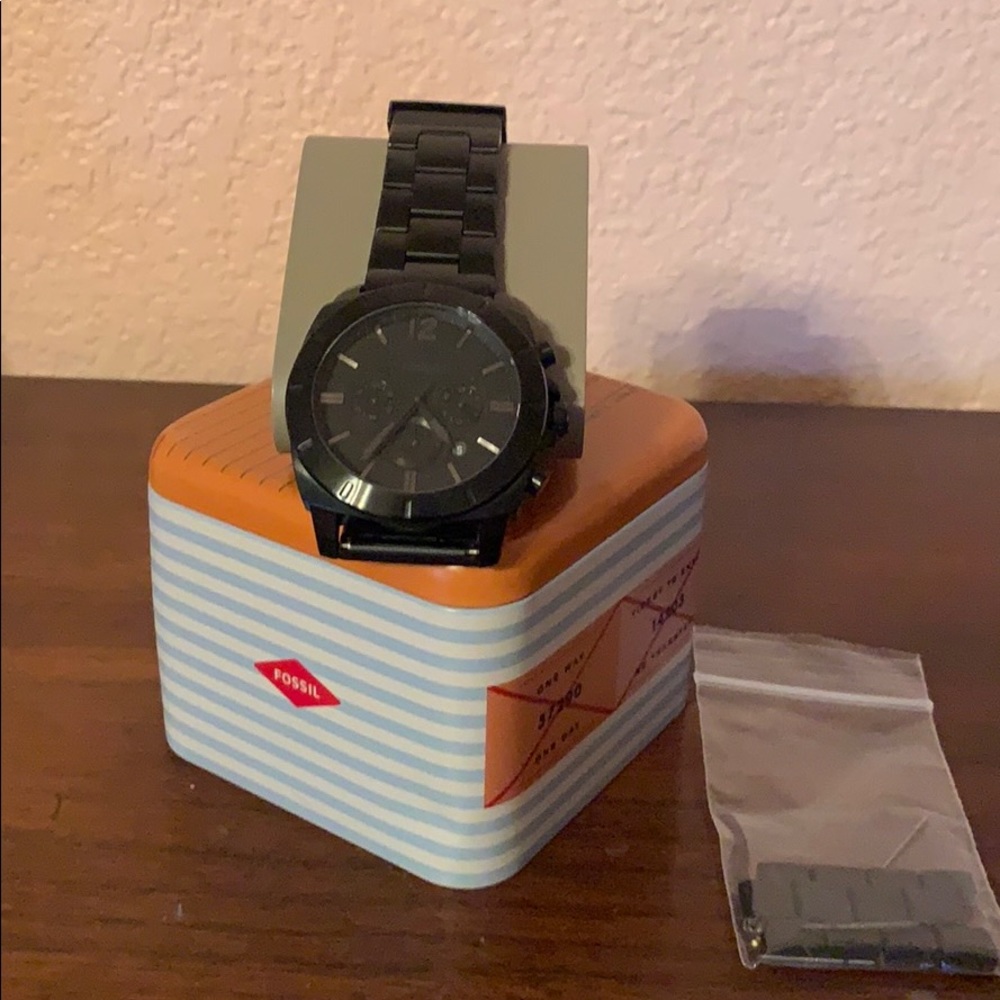 FOSSIL WATCH WITH BOX